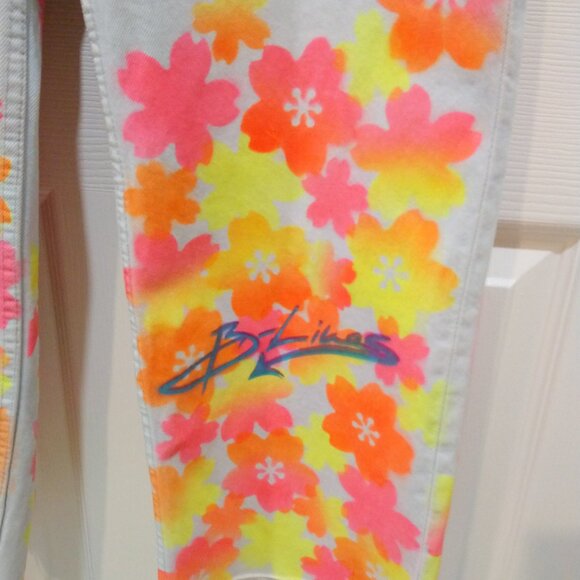 Custom paint job cherry blossom Zara cross over B-Lines woman jeans - Picture 3 of 10